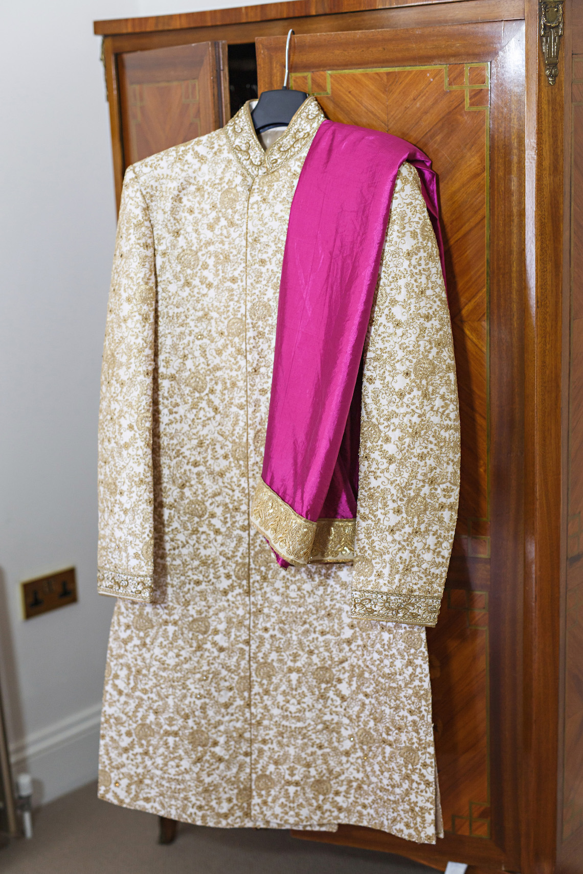 Regal and Colorful Indian Wedding with Watercolor Details – Chris Taylor 20