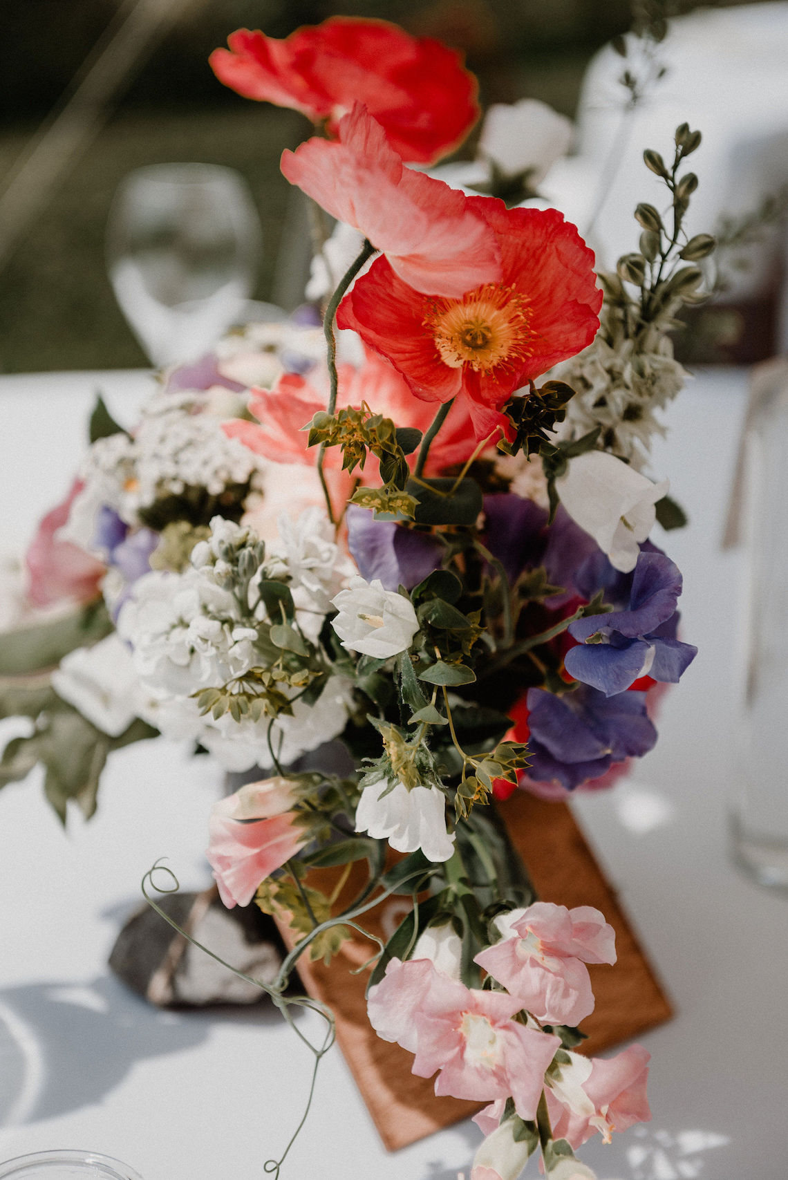 Pretty Meadow Wedding in the Czech Republic – Carols Darkroom 13