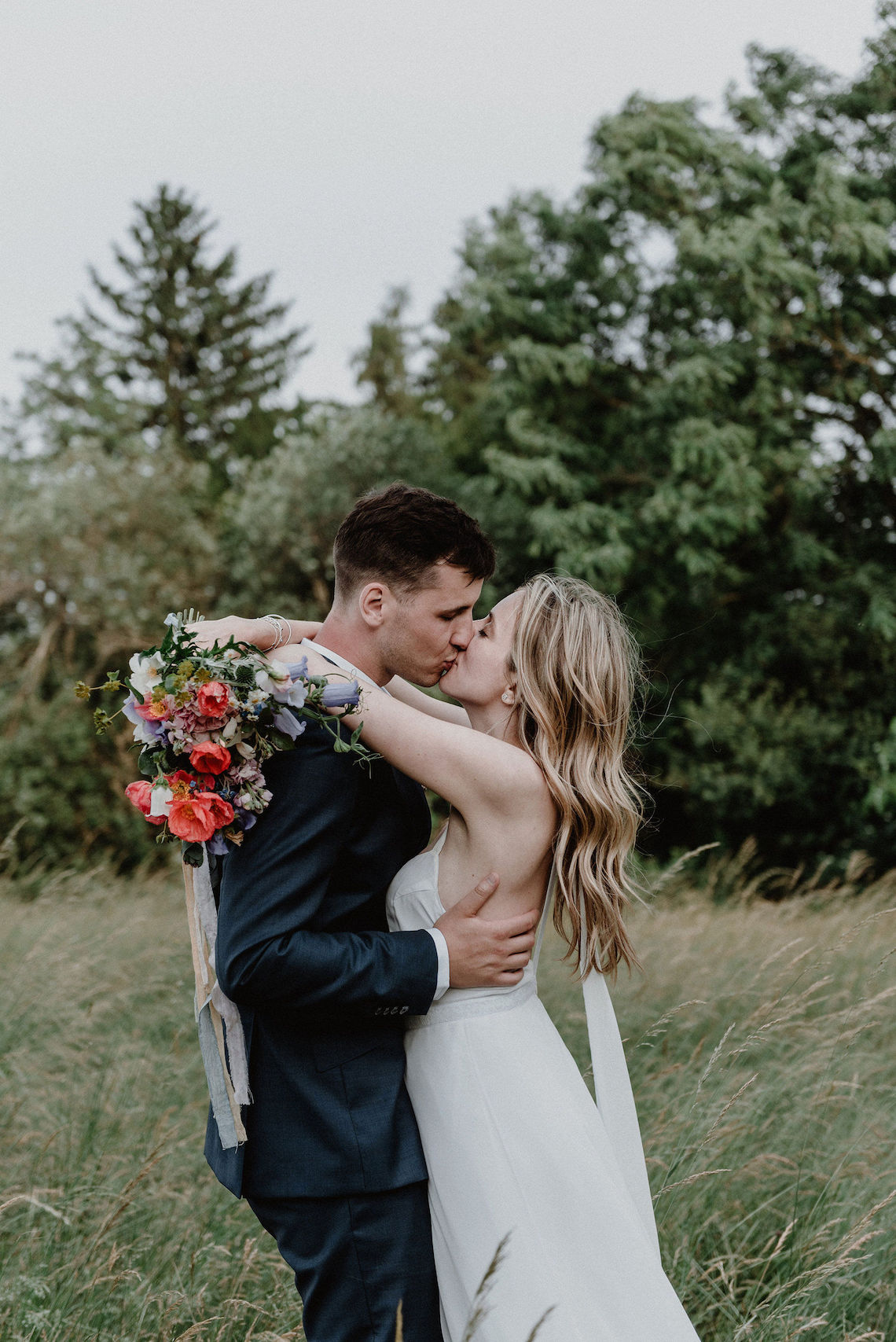 Pretty Meadow Wedding in the Czech Republic – Carols Darkroom 38