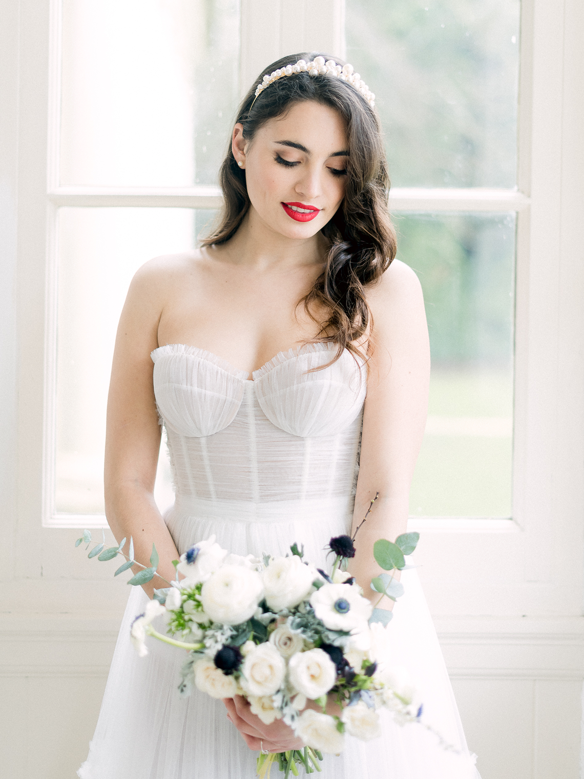 Upscale English Wedding Inspiration at Pylewell Park – Julie Michaelsen Photography 27