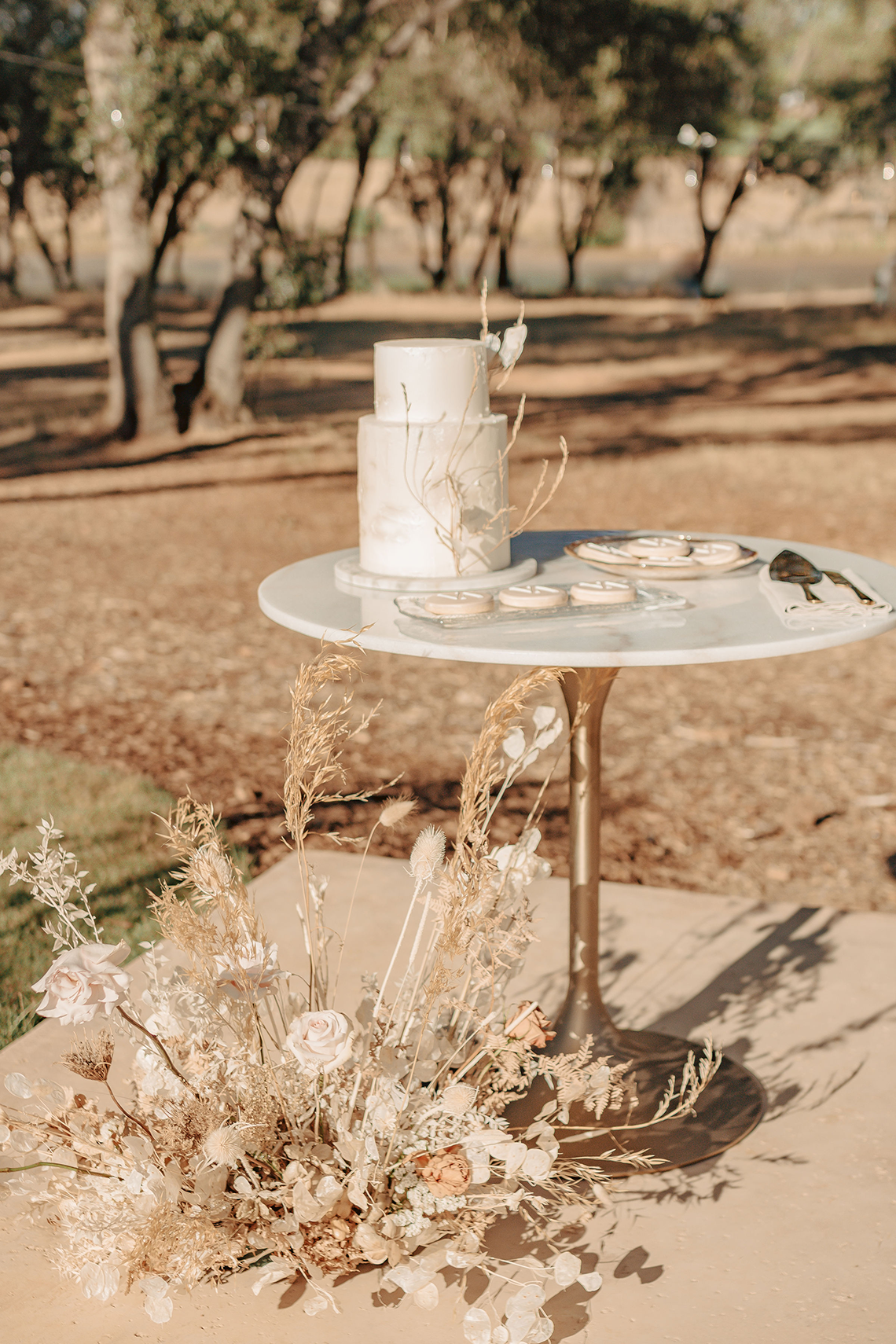 Autumn Neutral-toned Wedding Inspiration – Carly Peterson Creative 15