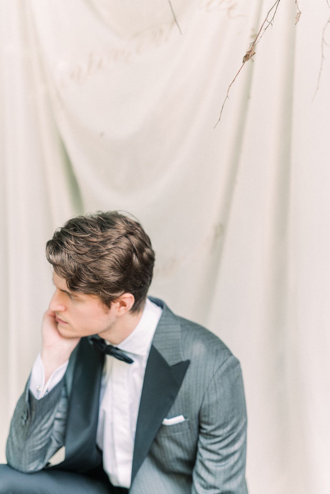 Beautiful and Ethereal Romanian Wedding Inspiration at Tarnita Lake – Ioana Porav Photography 10