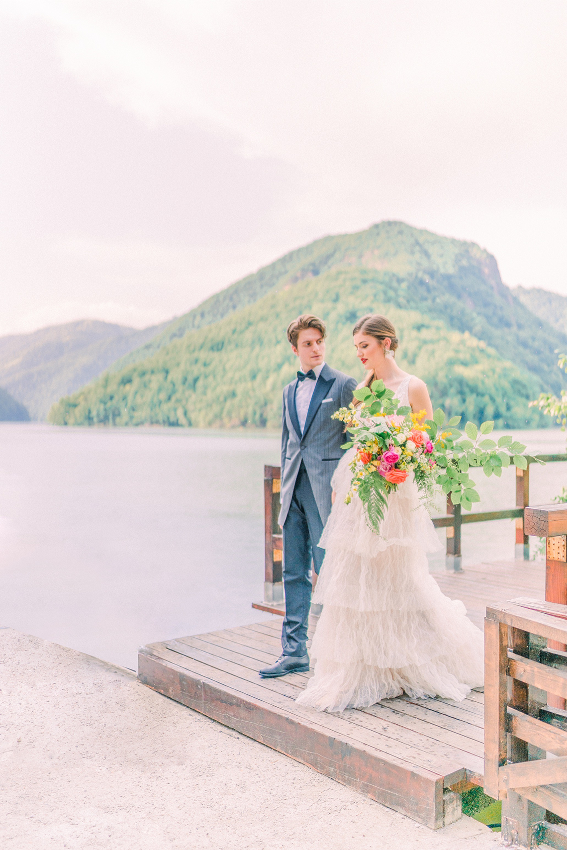 Beautiful and Ethereal Romanian Wedding Inspiration at Tarnita Lake – Ioana Porav Photography 32