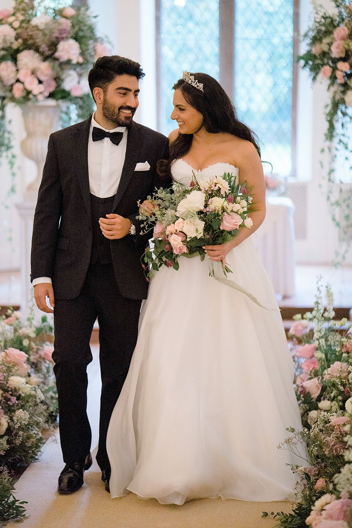 Fairytale Royal English Wedding Inspiration at Clearwater Castle – Sara Cooper Photography – Smitten Weddings 45