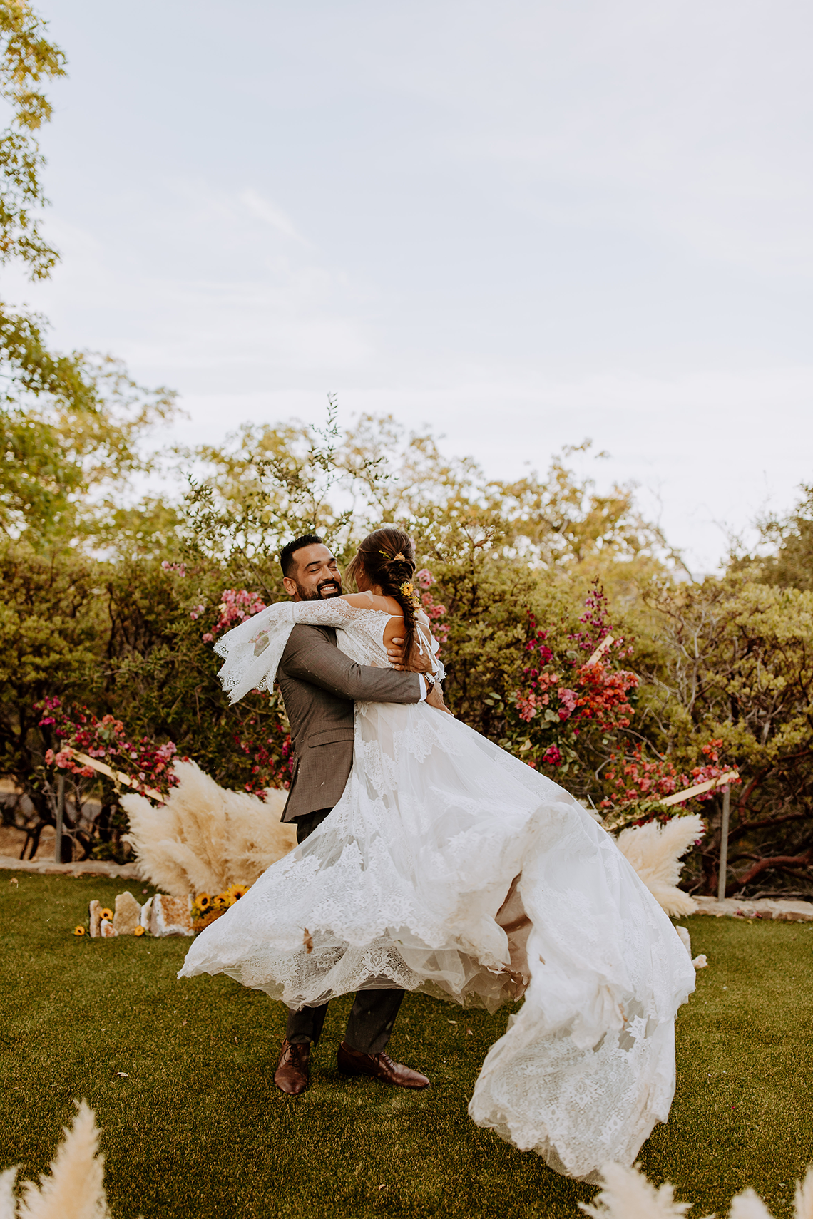 Bohemian and Rustic Wedding Inspiration with Pampas Grass – Parallel33 Photography – Esoteric Bride 39