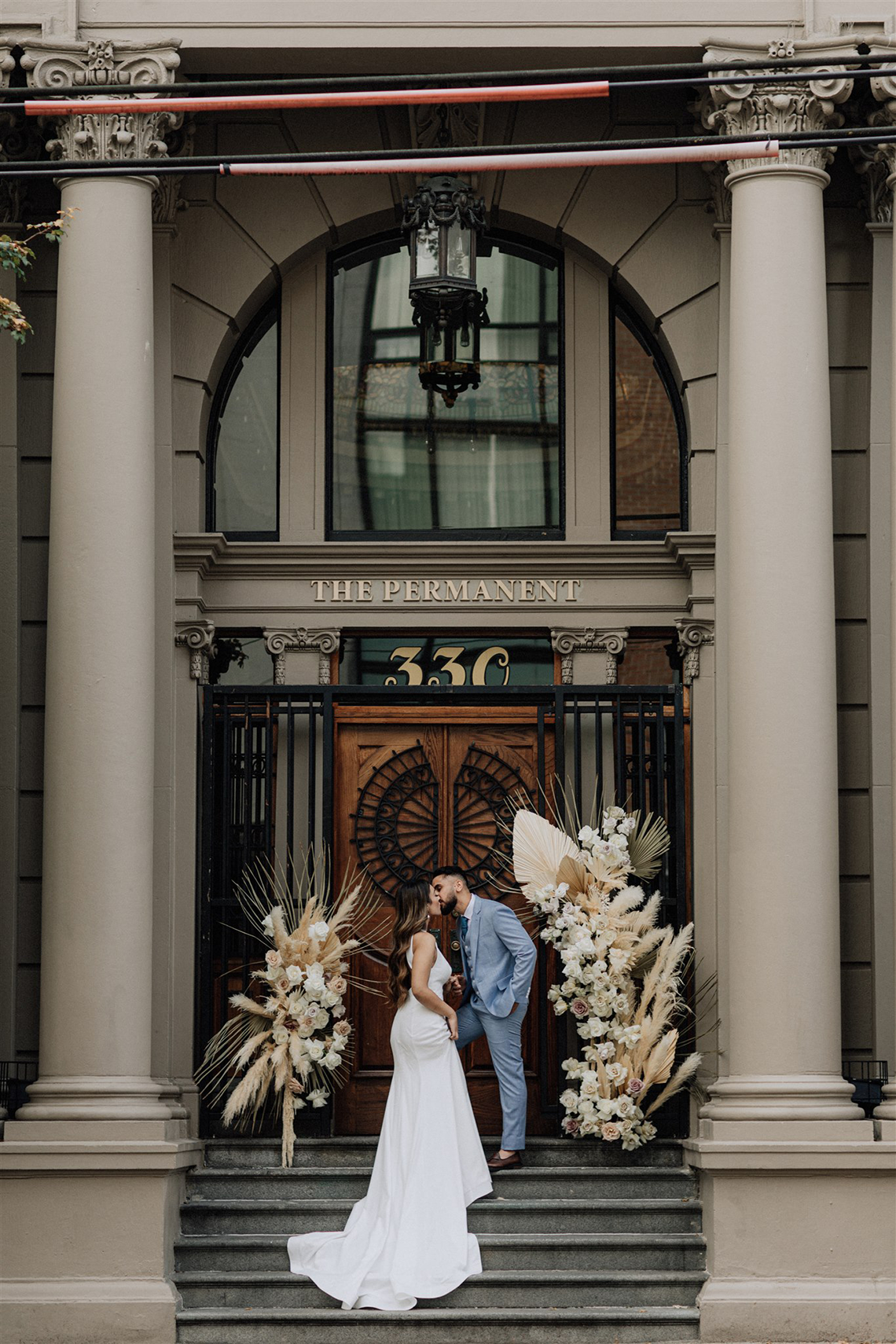 Elegant Minimalistic Canadian Microwedding Inspiration – Jumi Story – Paradise Events 22