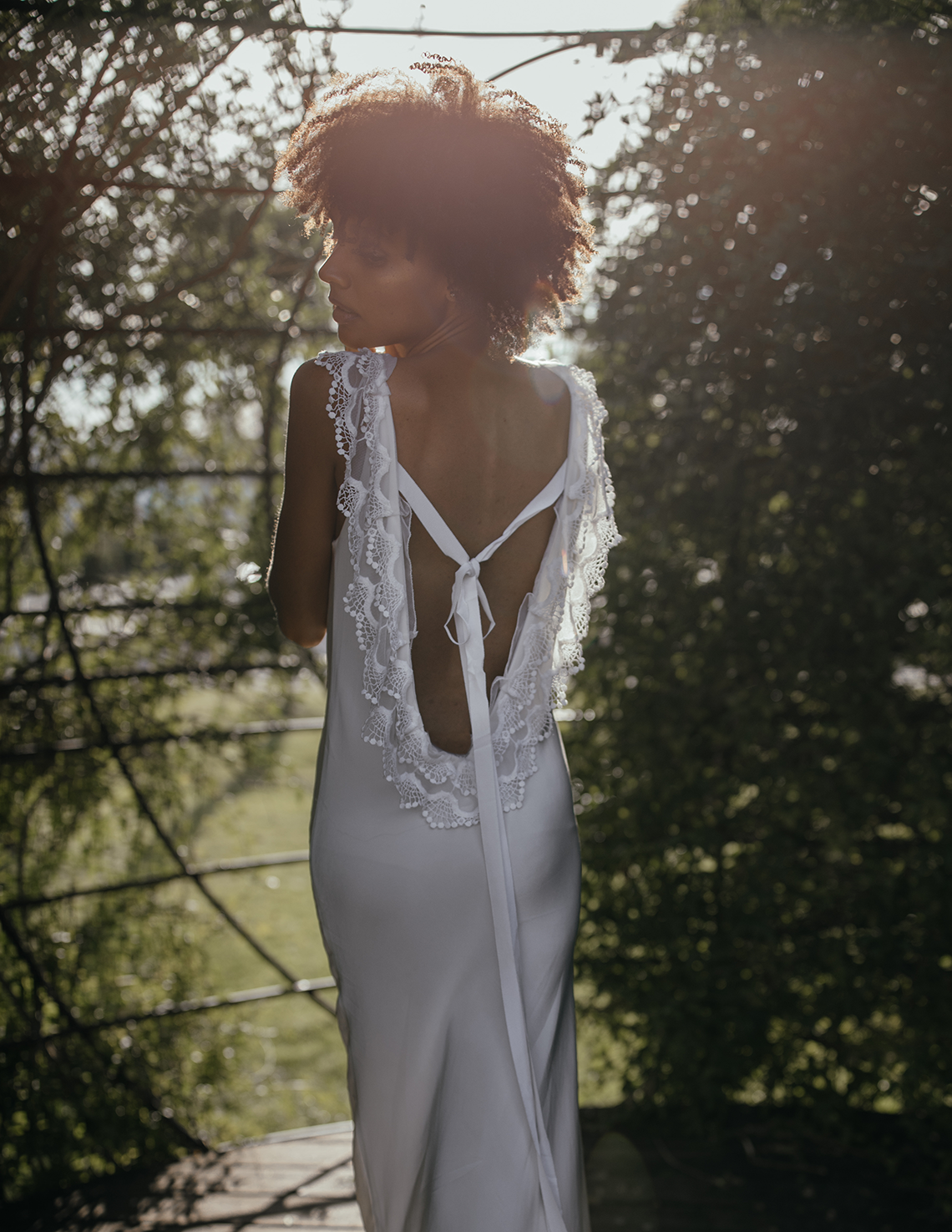 Romantic and Chic Portuguese Bridal Editorial – Couplet – A La Robe Bridal 17