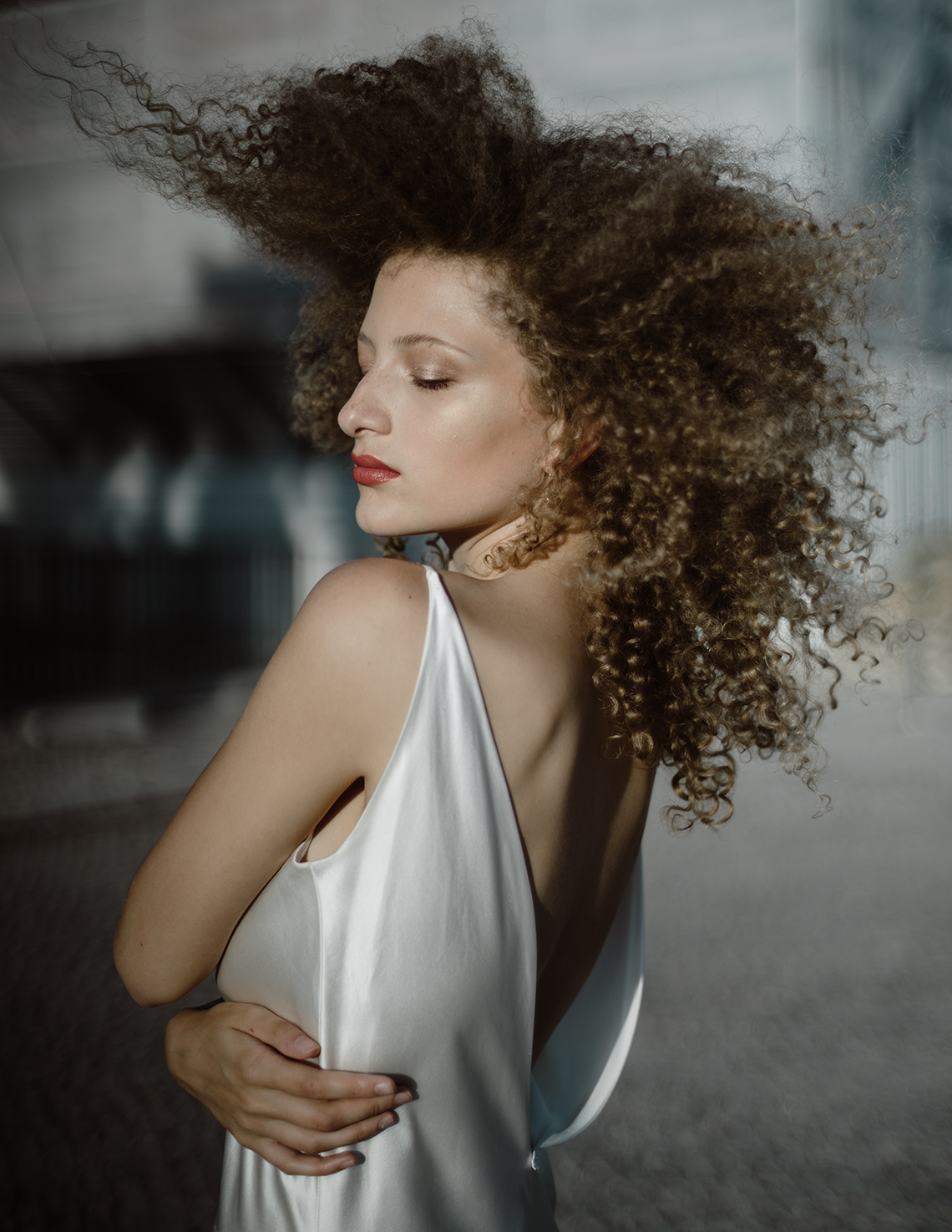 Romantic and Chic Portuguese Bridal Editorial – Couplet – A La Robe Bridal 20