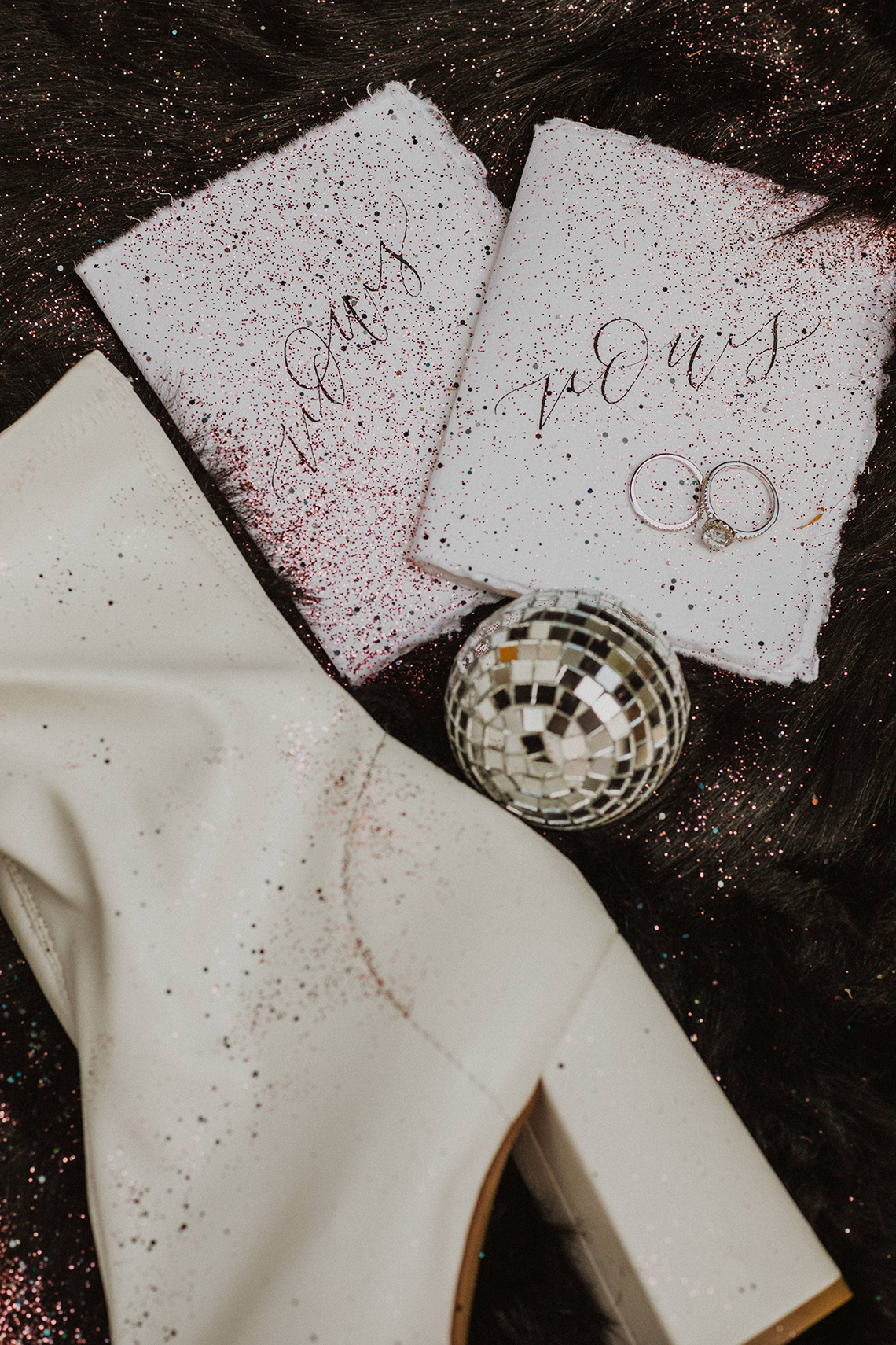 Woodsy Boho Cabin Wedding Inspiration in New Hampshire – Haus of Gravity – Compass Collective 8