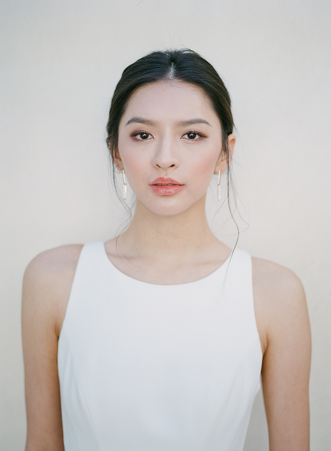 Clean and Cool Wedding Inspiration at the Los Angeles Cara Hotel – Milk Events – Jeremy Chou Photography 41