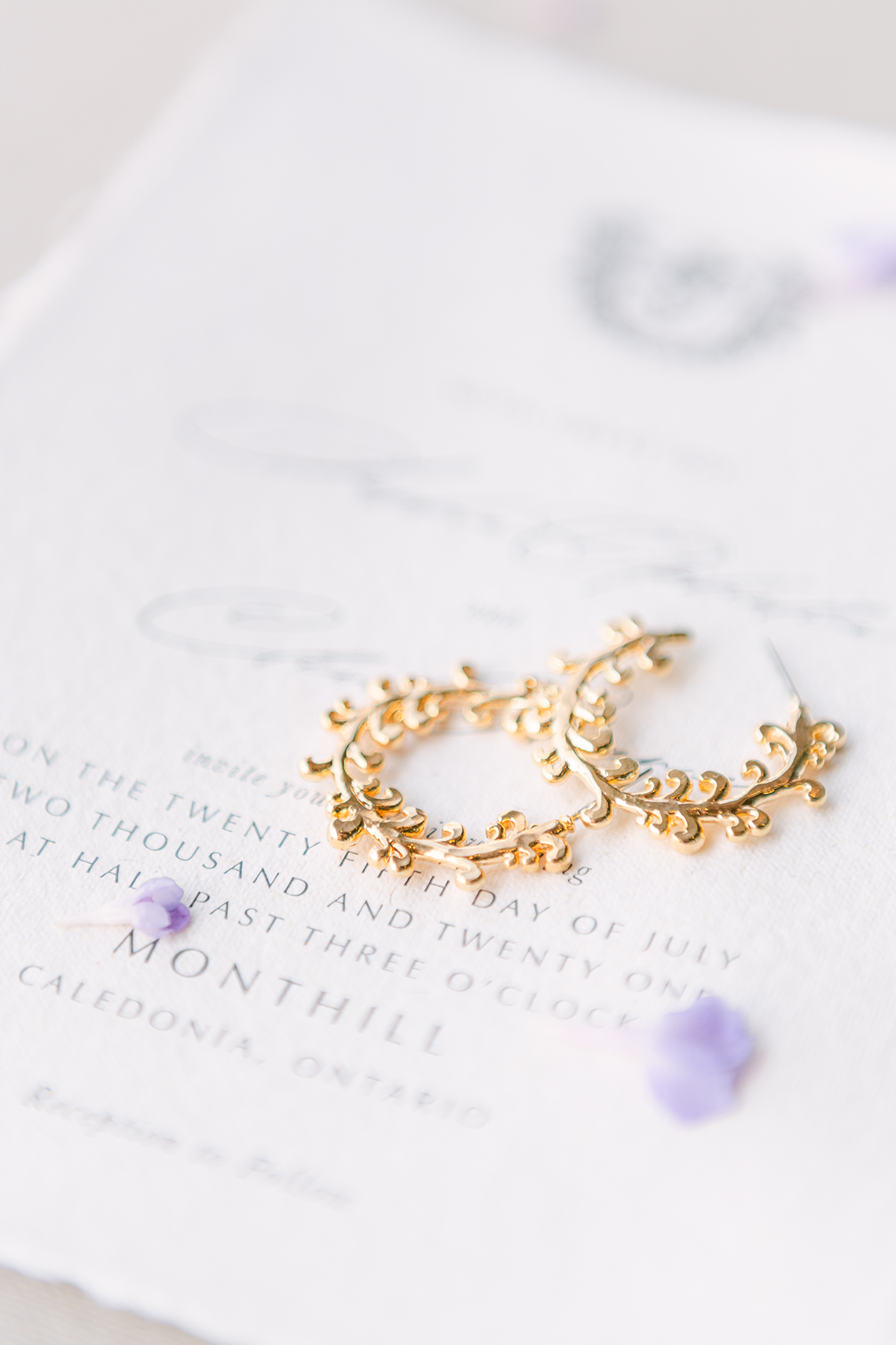 Lavender Lilac Purple Wedding Inspiration with Creative Centerpieces – Alina Elvins Photography 8